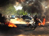 indonezija-veliki-prosvjedi-diljem-zemlje-i-sukobi-s-policijom-nakon-najave-povecanja-cijene-goriva-za-cak-30_5686_598_e